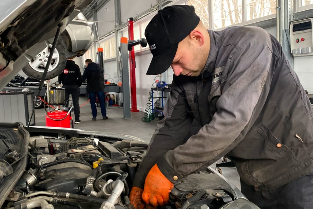 Прості кроки для довговічності автомобіля як правильно обслуговувати двигун